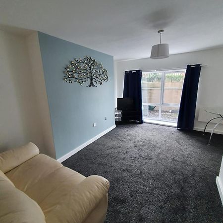 Quiet 2 Bedroom Flat In Darlington With Free Parking, Wi-Fi And More エクステリア 写真